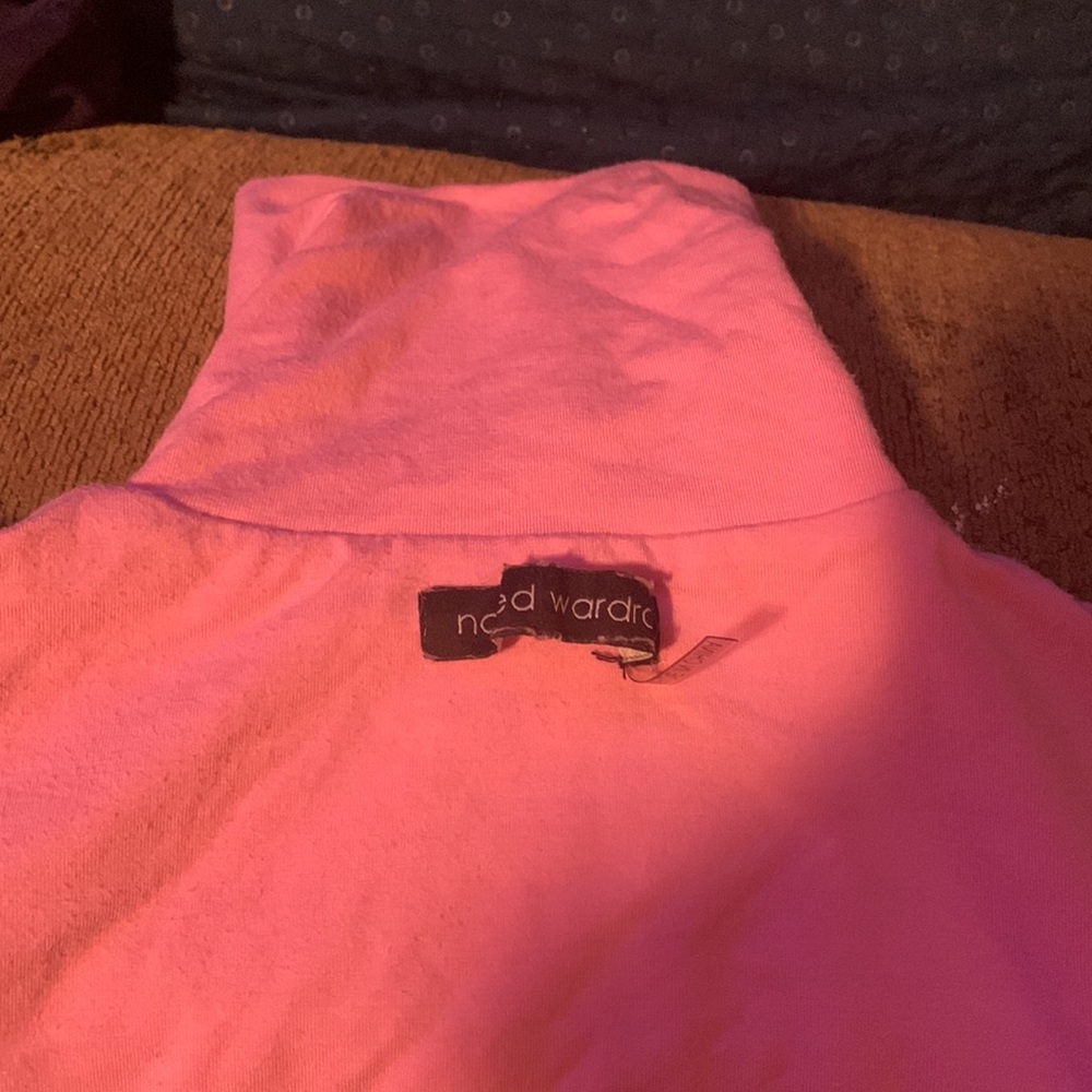 Color pink - Picture 3 of 3